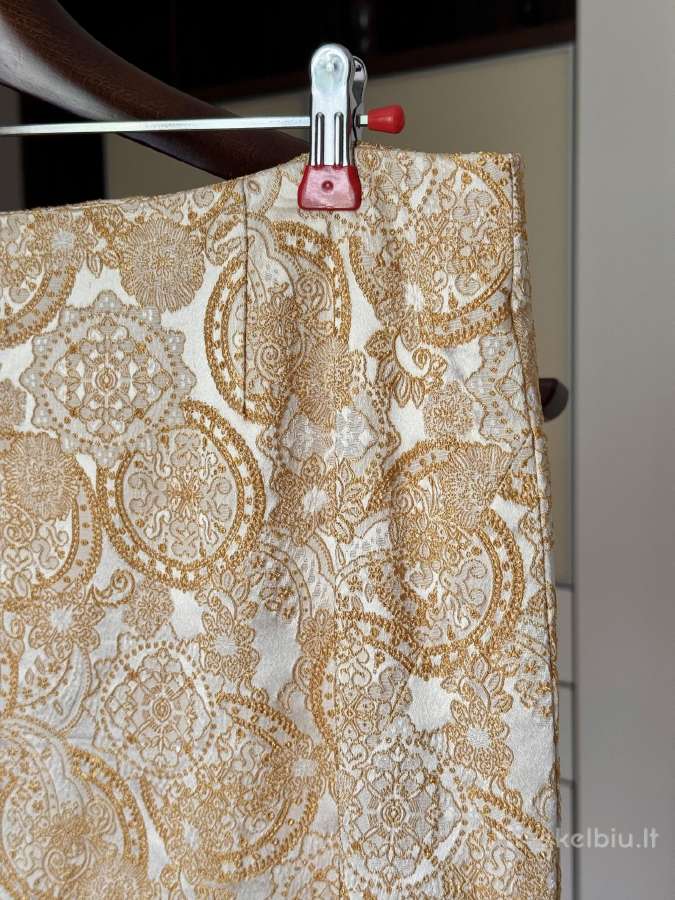 Auksinis kostiumėlis su ornamentais 46 dydis - nuotraukos Nr. 21