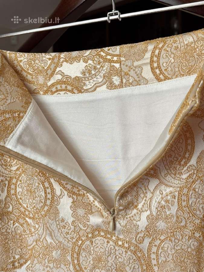 Auksinis kostiumėlis su ornamentais 46 dydis - nuotraukos Nr. 23