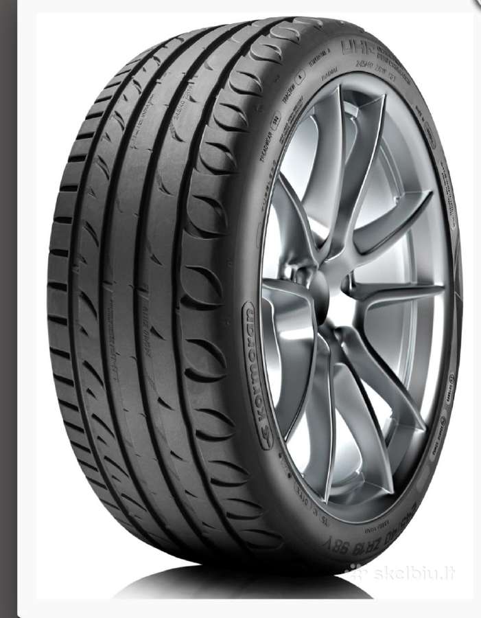 Kormoran Uhp 225/45 R18 95 W XL Rp