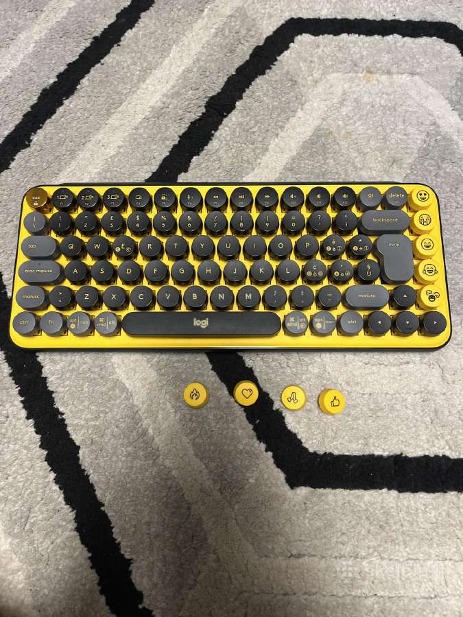 Parduodu pelyte ir klaviatūra logitech
