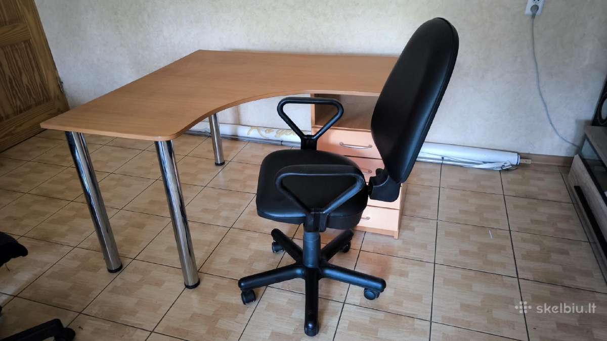 Rašomas stalas - nuotraukos Nr. 2