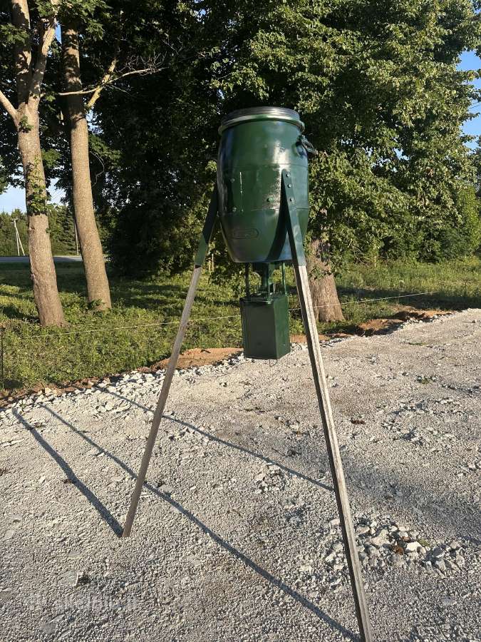 Šėrykla žvėrims – barstymas telefonu iš bet kur