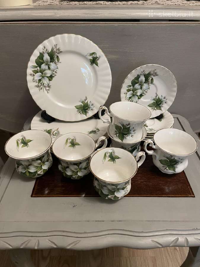 Royal Albert Trillium kaulinio porceliano trio