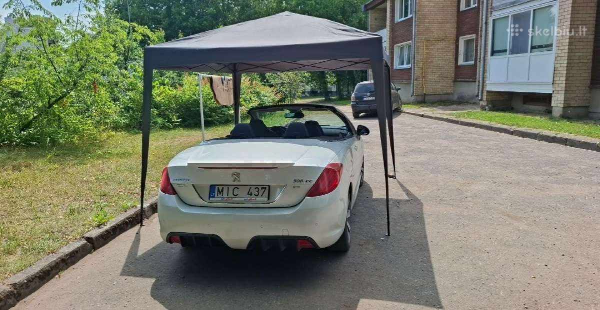 Pavėsinės stogas.