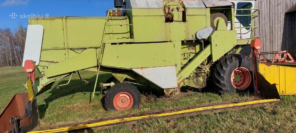 Claas Dominator-106 , dalimis