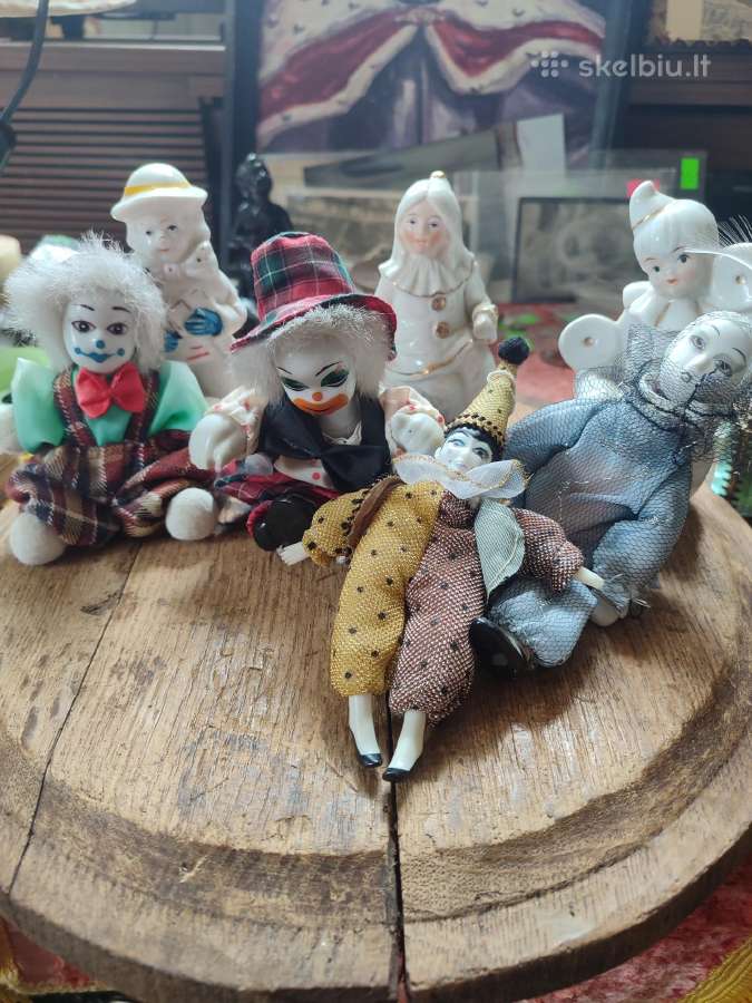 Klaunu figūrėlės