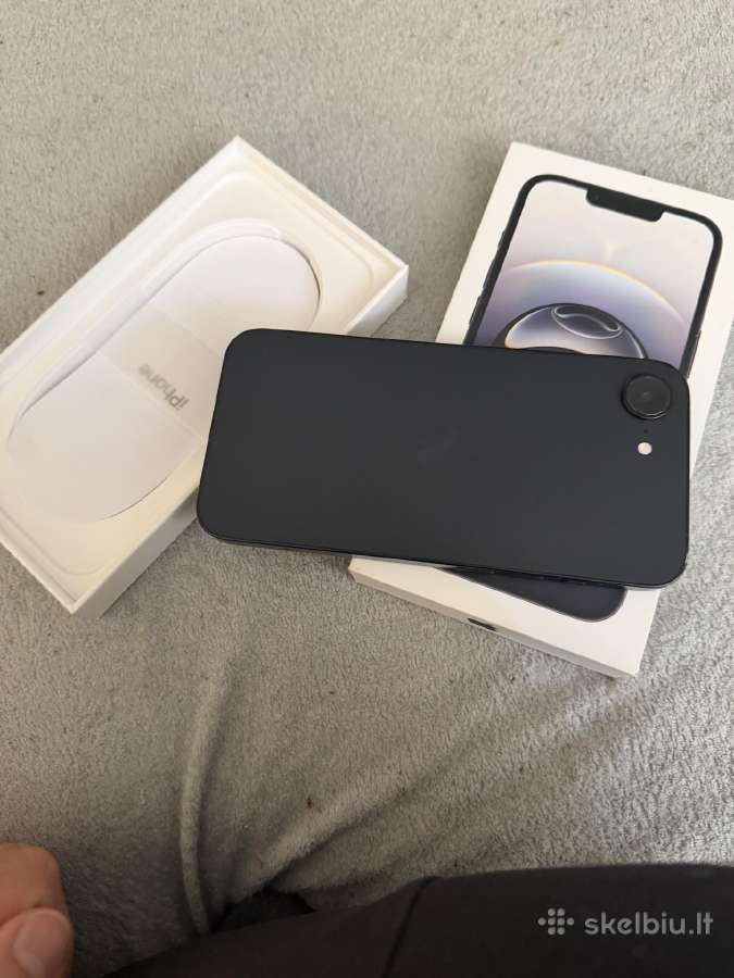 iPhone 16e