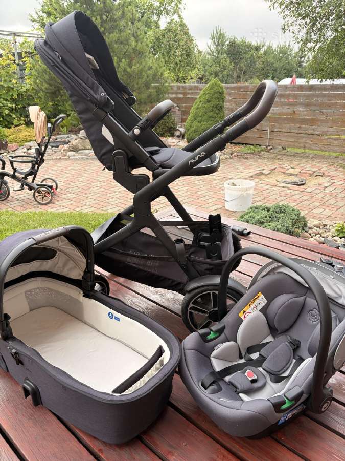Parduodamas Nuna vežimėlis + Tutis Elo Lux automob