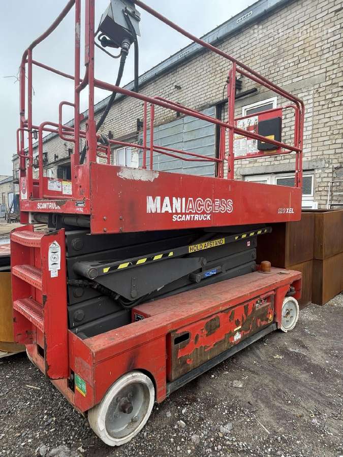 Žirklinis keltuvas Manitou 120 Xel – 12 m