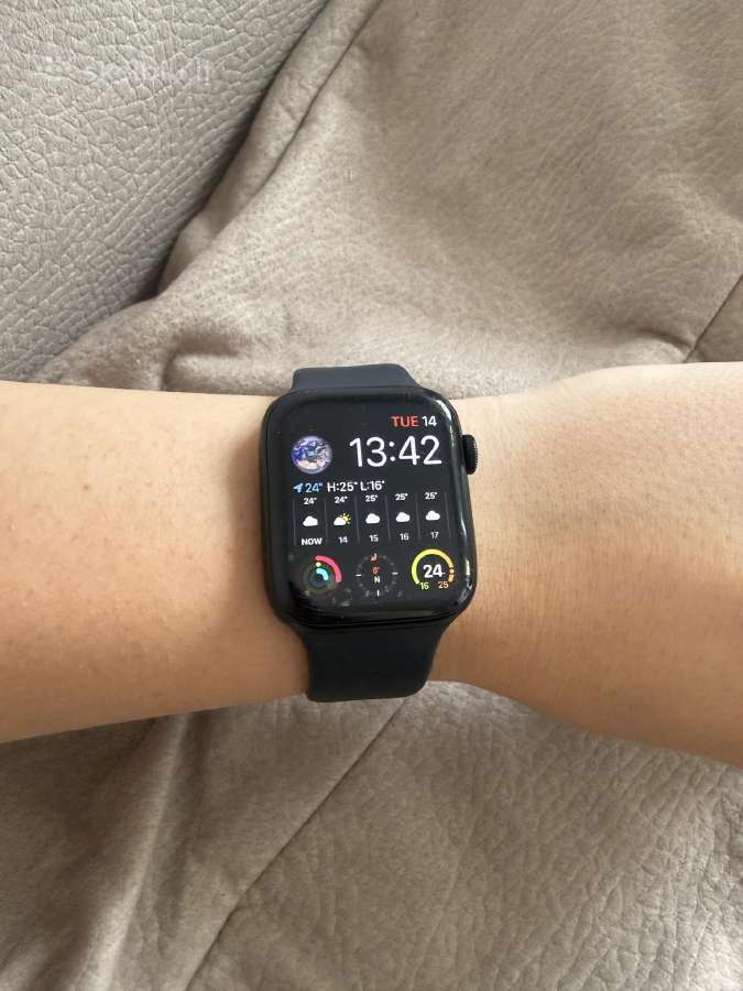 Apple Watch Se (2 kartos) 44 mm GPS + Cellular.
