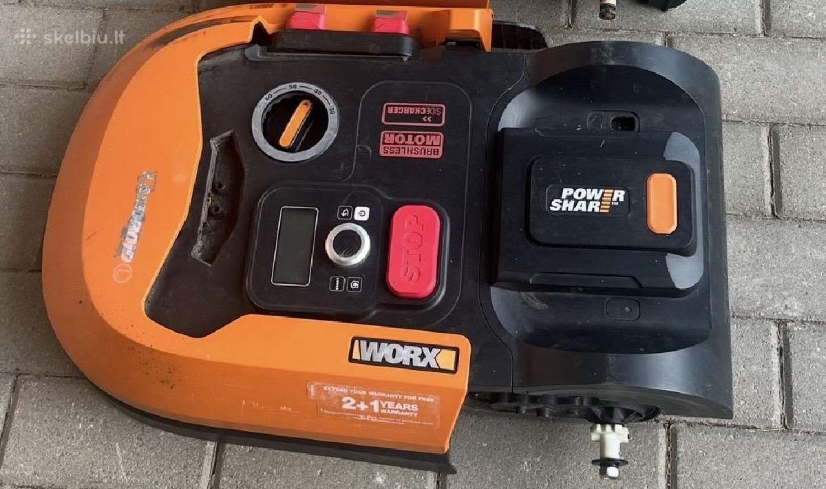 Vejos robotas Worx Landroid L1000 dalimis