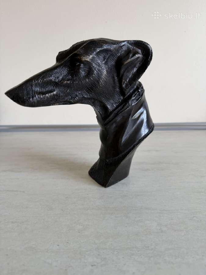 Šuns skulptūra – biustas