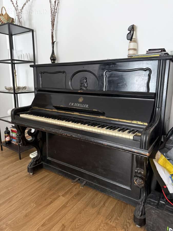 Antikvarinis F.w. Schiller pianinas
