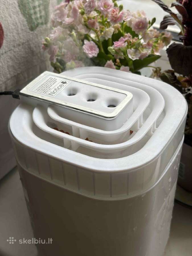 Laptop stand, table, fan, vase, dish rack, iron - nuotraukos Nr. 11