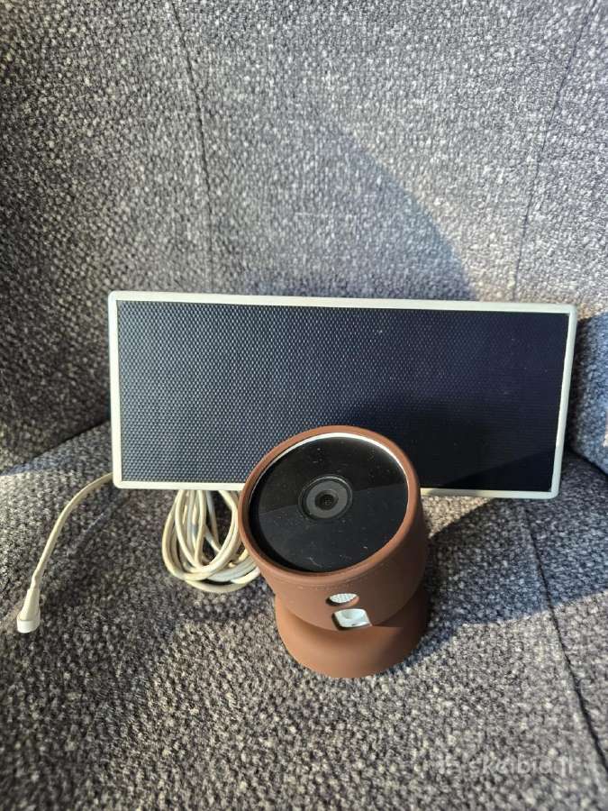 Google nest cam su saulės baterija