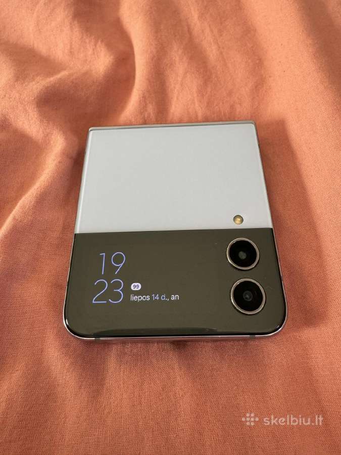 Samsung Galaxy Z Flip 3