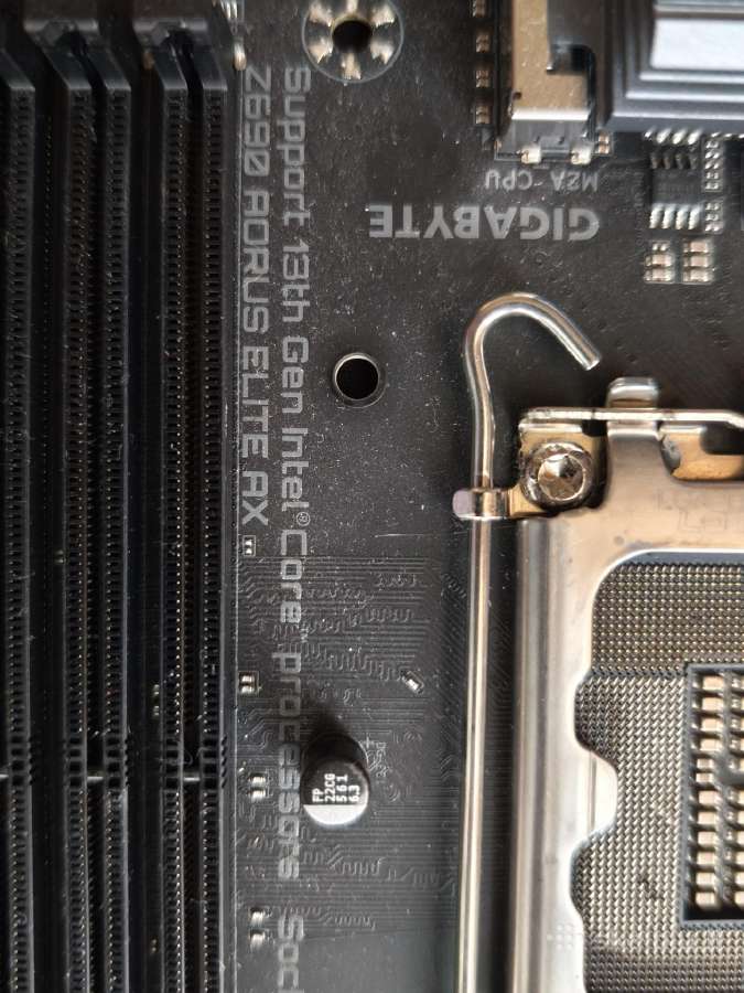 Z690 Aorus elite Ax Neveikia