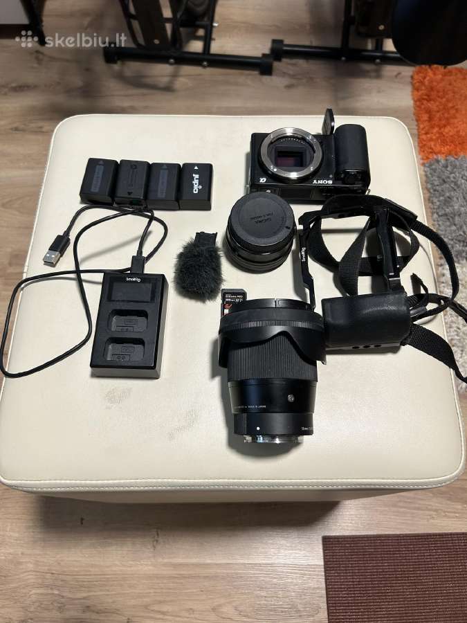 Sony Zv-e10 + Sigma 16mm F1.4 + Sony 16-50 F3.5-5.