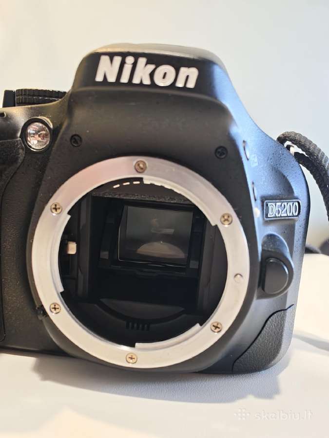 Nikon D5200 fotoaparatas su objektyvais