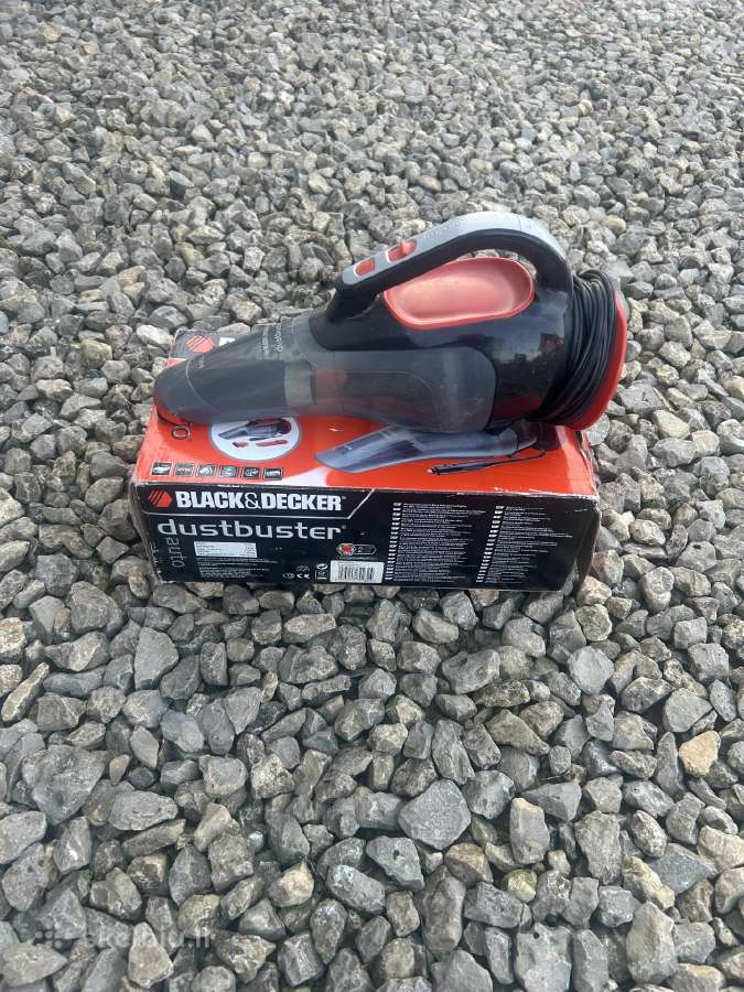 Black and decker mašininis 12v siurblys