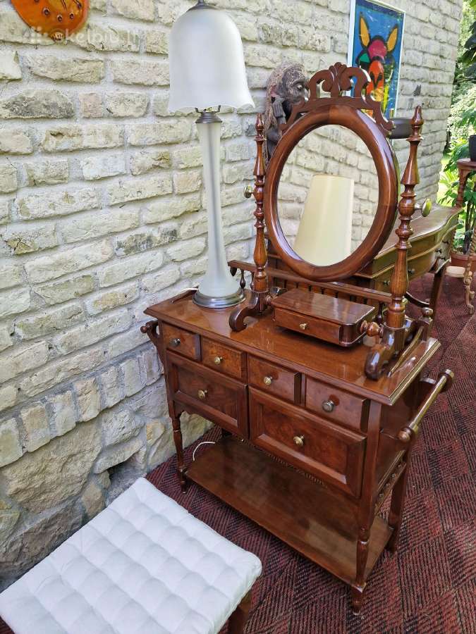 Vintažinis raudonmedžio kosmetinis staliukas - nuotraukos Nr. 19