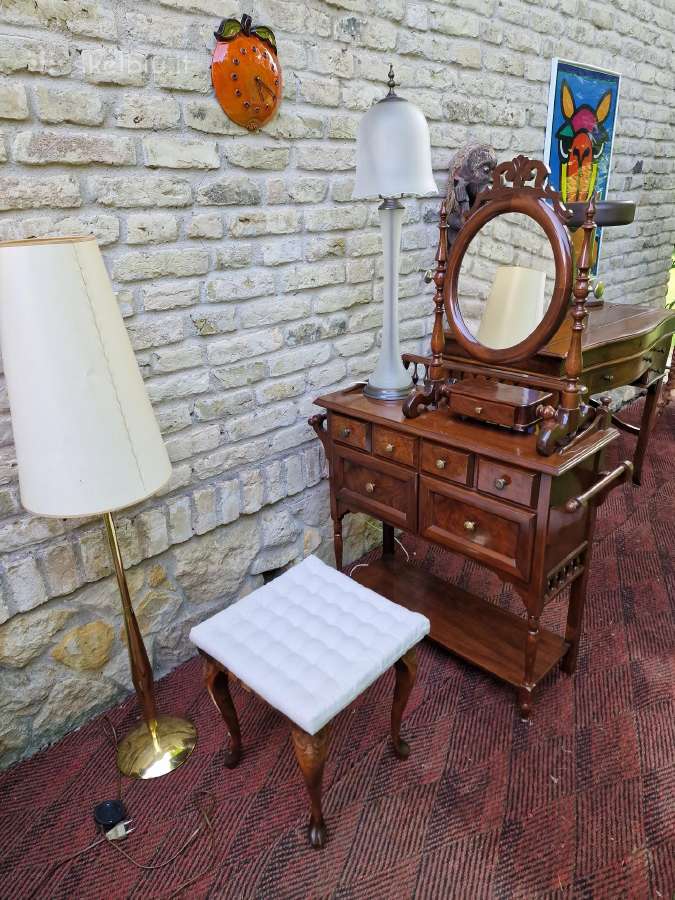 Vintažinis raudonmedžio kosmetinis staliukas - nuotraukos Nr. 33