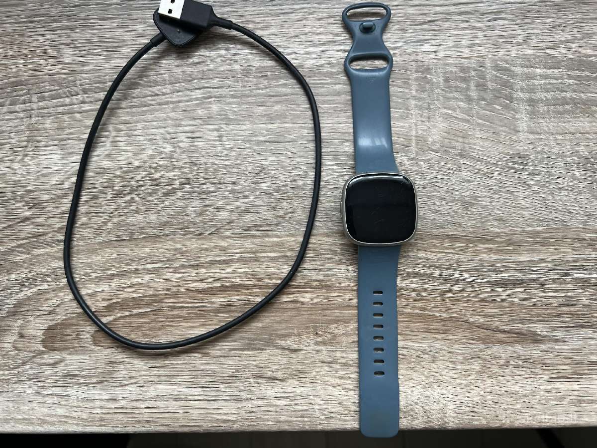 Fitbit versa 4