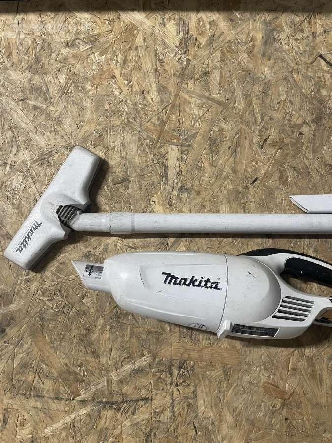 Makita Dcl180 akumuliatorinis siurblys.