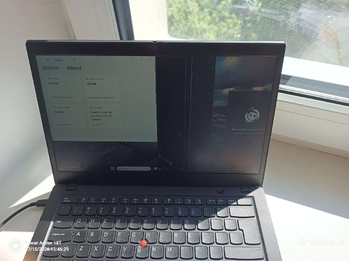 Lenovo t490s kompiuteris su ekrano defektu
