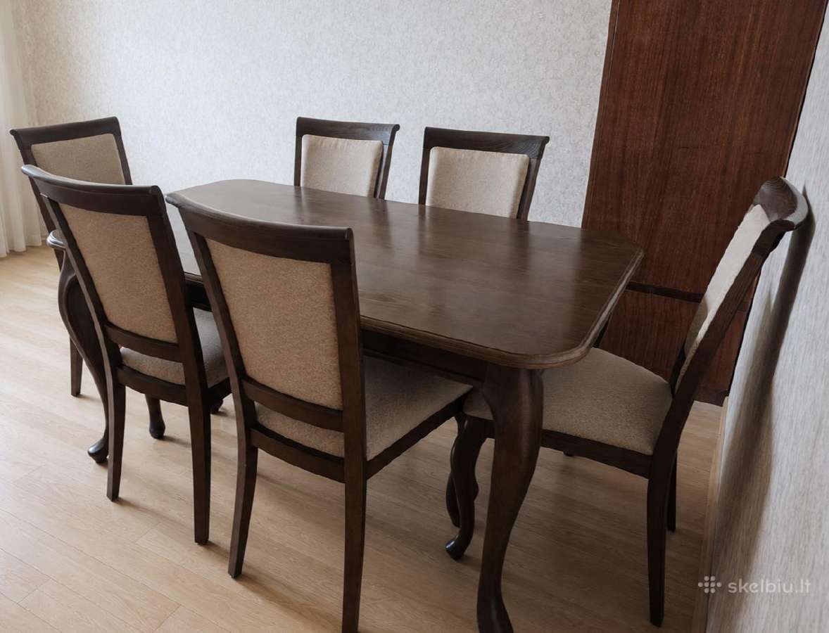 Parduodamas stalas ir kėdės