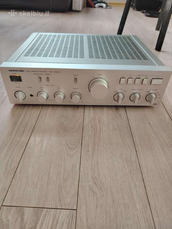 Onkyo integra a 8015