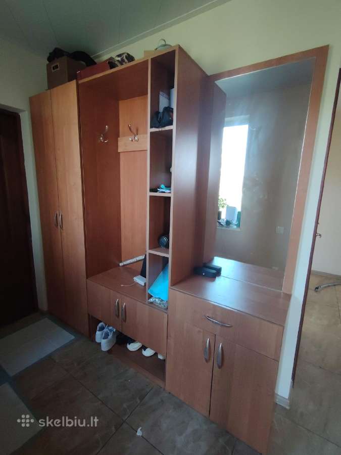 Prieškambario baldai netoli Vievio, Pylimai