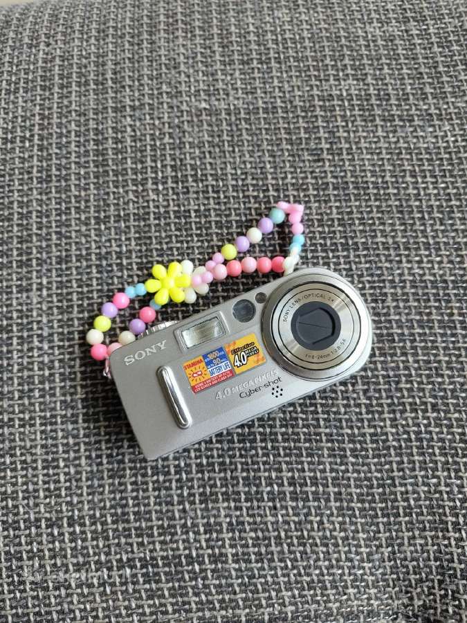 Sony cybershot dsc-p9 y2k/vintage fotoaparatas