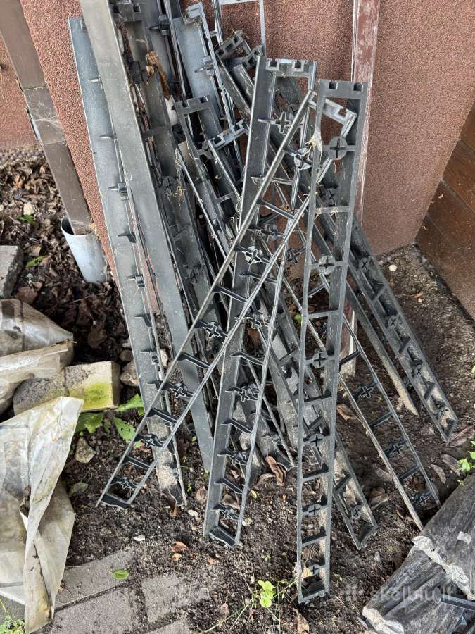 Plastikiniai vejos borteliai ir tvirtinimai - nuotraukos Nr. 2
