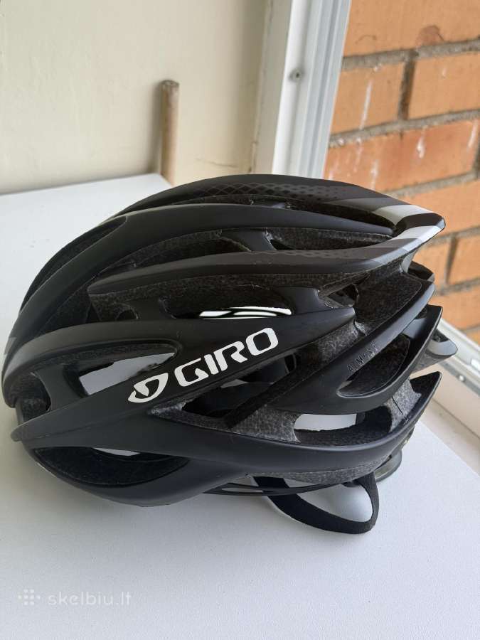 Šalmas Giro Atmos II