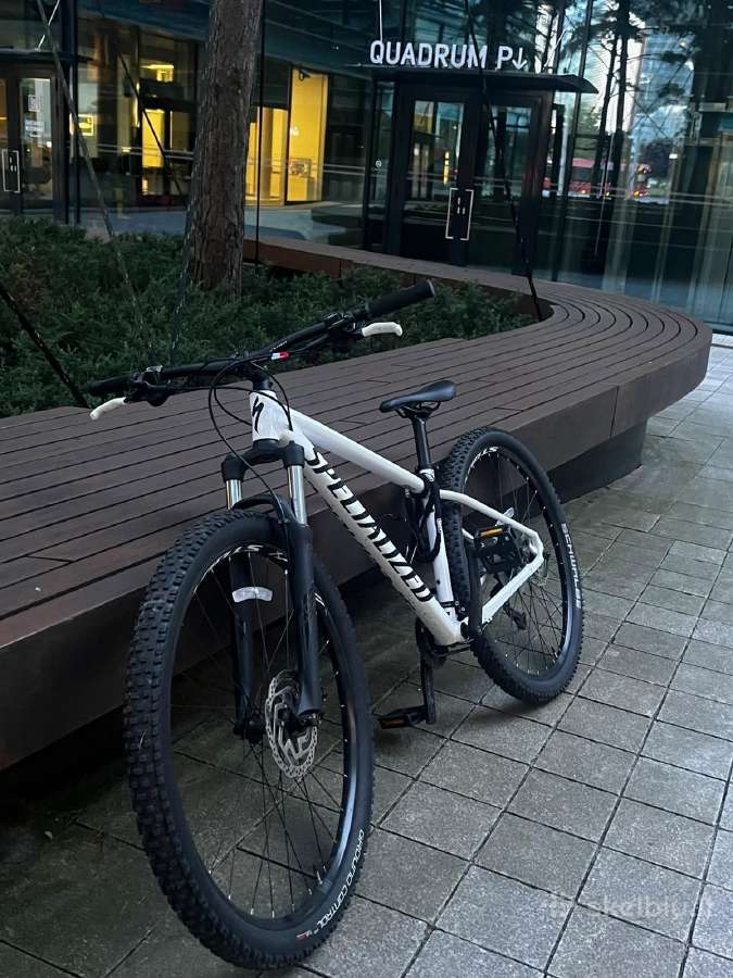 Specialized Rockhopper naudotas superines bukles
