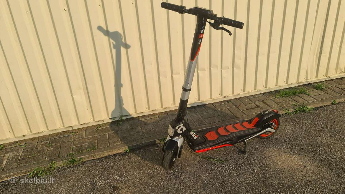 Elektrinis paspirtukas Aprilia - nuotraukos Nr. 2