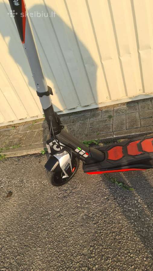 Elektrinis paspirtukas Aprilia - nuotraukos Nr. 4