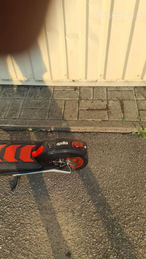Elektrinis paspirtukas Aprilia - nuotraukos Nr. 5