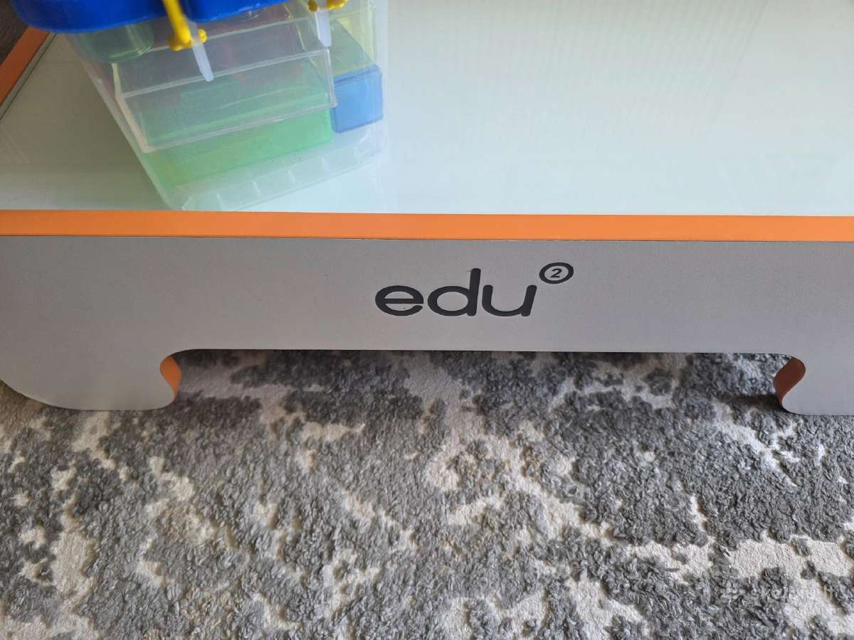 Edu 2 šviesos stalas - nuotraukos Nr. 2