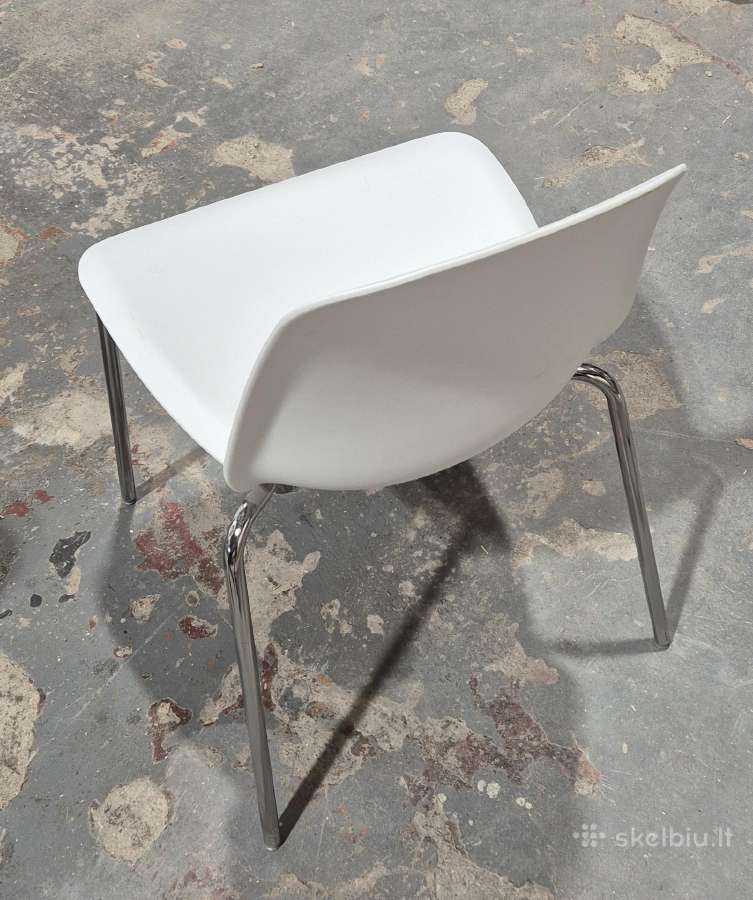 Parduodu labai mažai naudotas Ikea kėdes Sklsta - nuotraukos Nr. 2