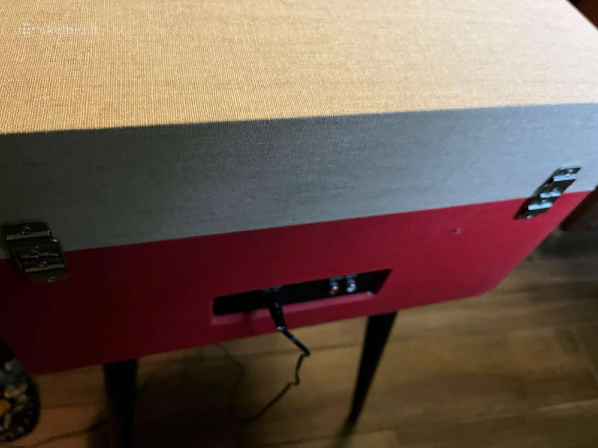 Crosley vinilinių plokštelių grotuvas ant kojelių - nuotraukos Nr. 2