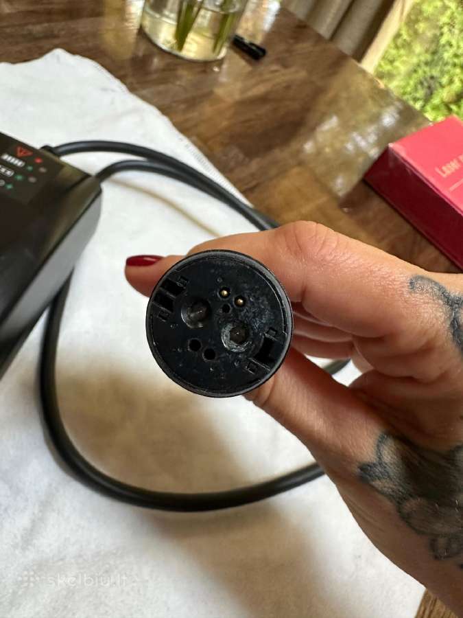 Haibike 50,4v 4a Li-ion akum. pakrovejas - nuotraukos Nr. 5