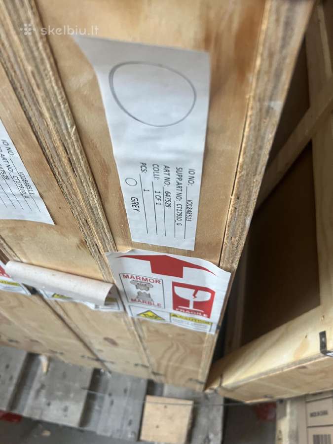 Kelios palėtės naujų baldų iš ekspozicijos skubiai - nuotraukos Nr. 2