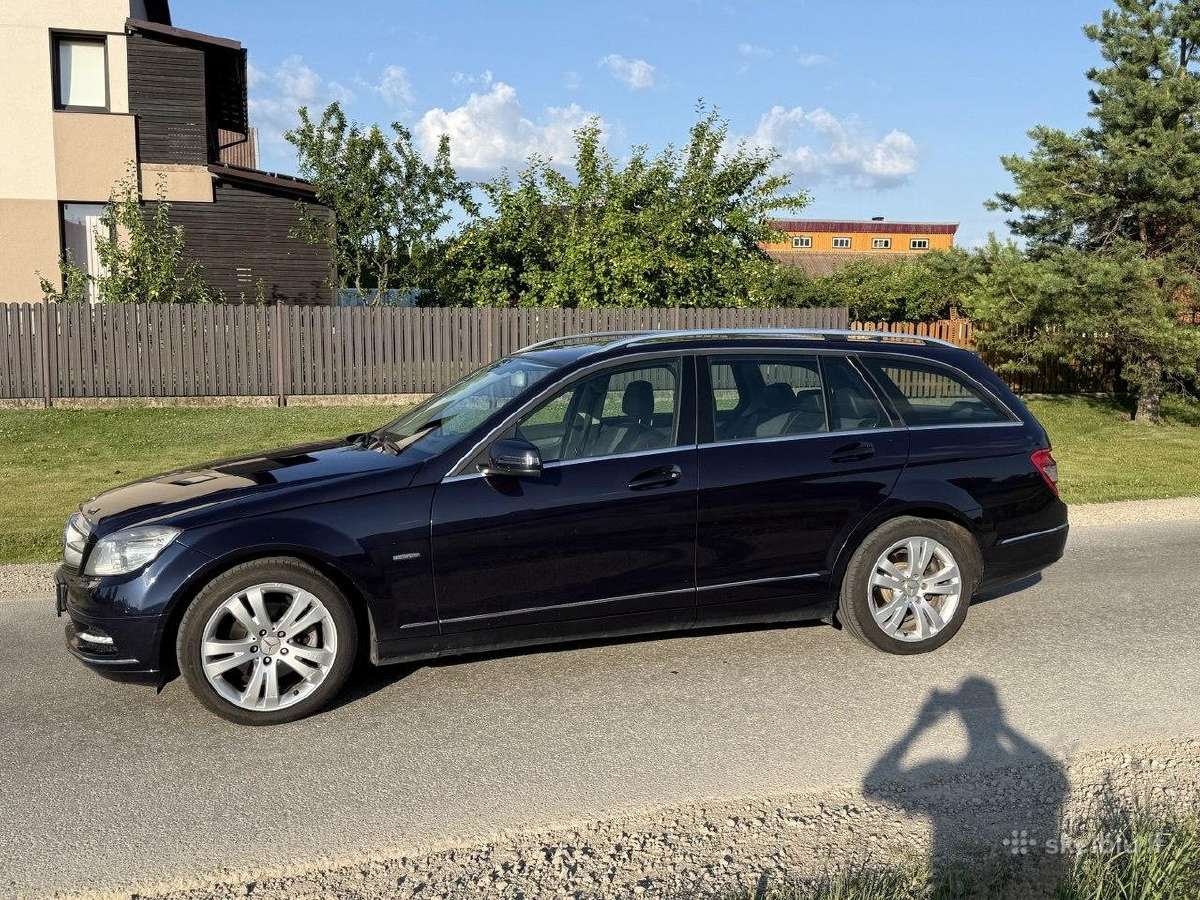 Mercedes Benz 220d - nuotraukos Nr. 4