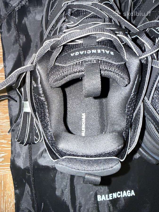 Balenciaga kedai - nuotraukos Nr. 6