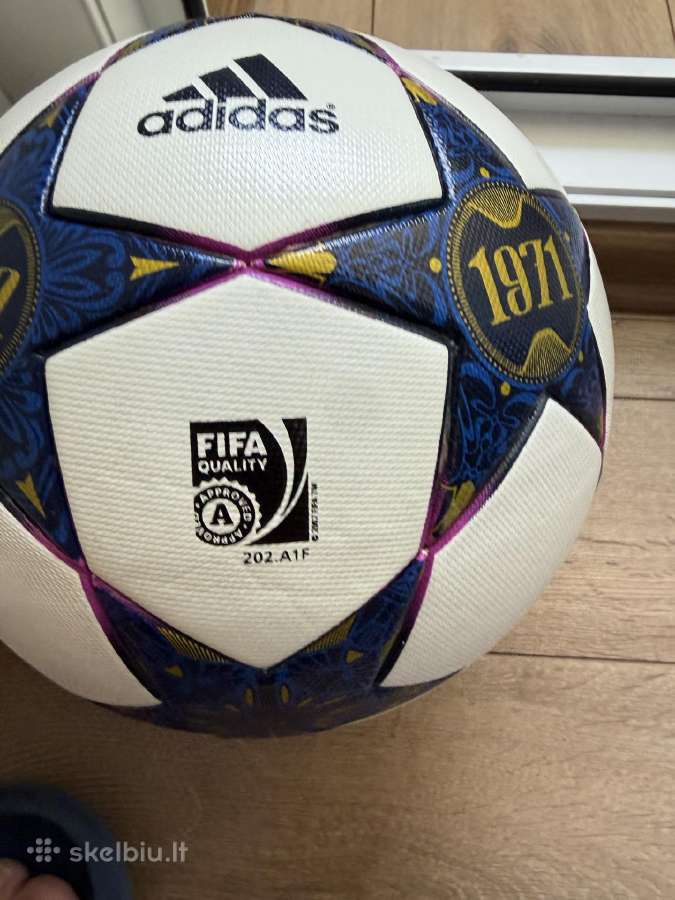 Futbolo kamuolys - nuotraukos Nr. 7