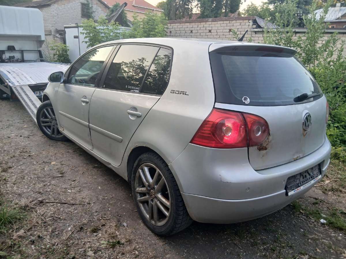 VW Golf 5 Dalys pradedamas ardyti naujas do - nuotraukos Nr. 7