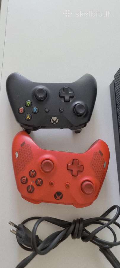 Xbox One X 1tb+ Du pulteliaj - nuotraukos Nr. 2