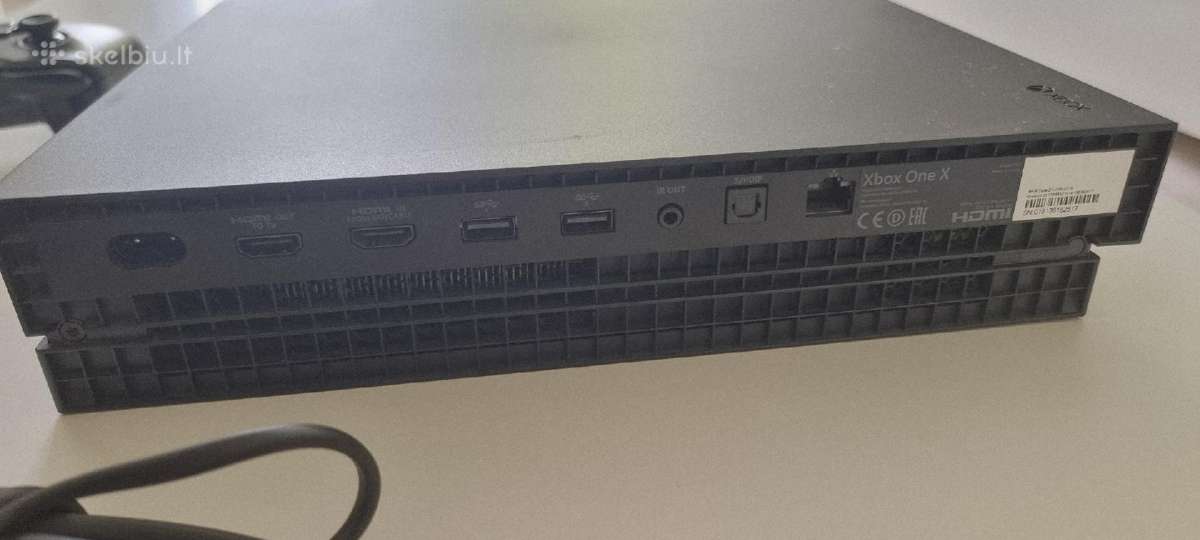 Xbox One X 1tb+ Du pulteliaj - nuotraukos Nr. 4